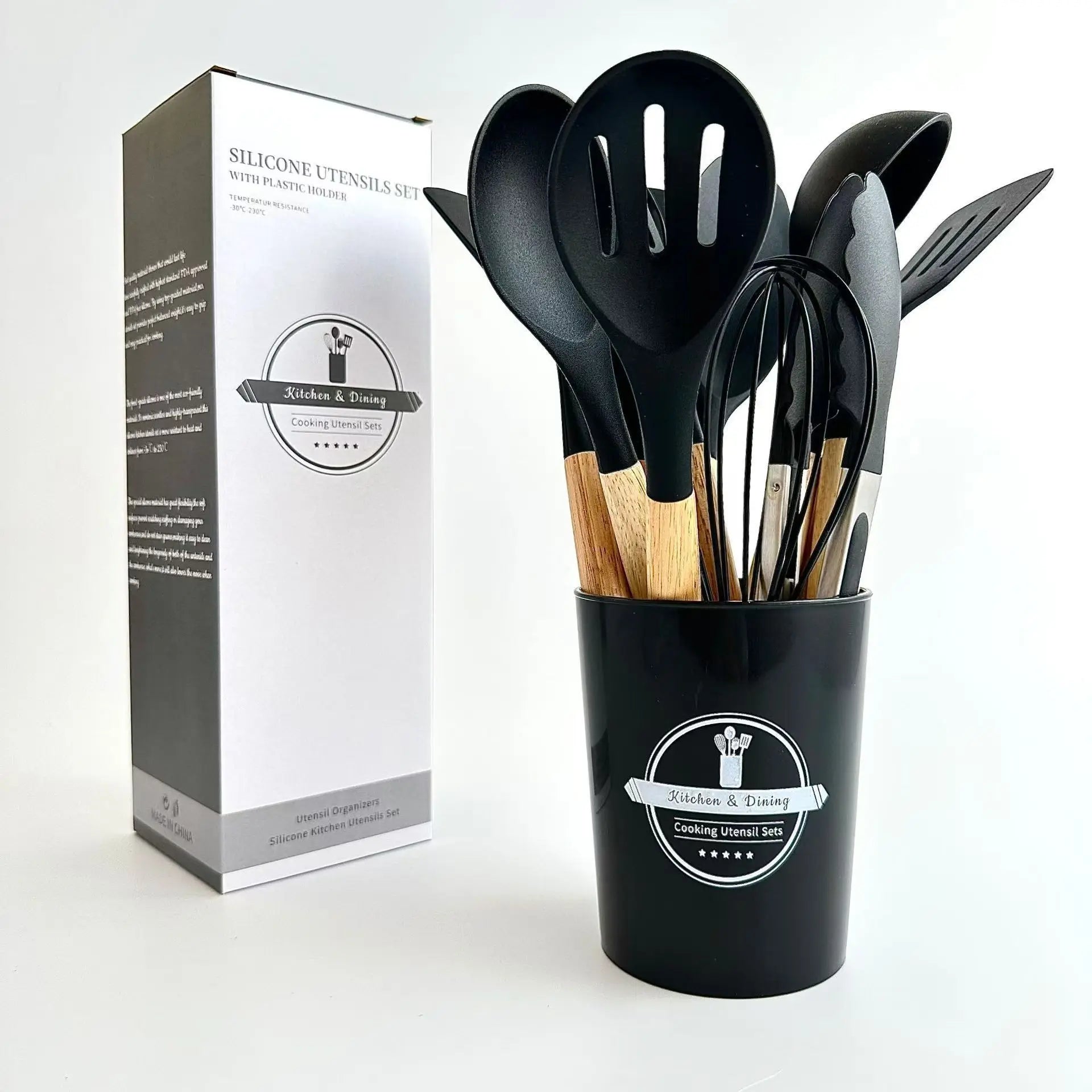 Set de utensilios ecológicos de 12 piezas con asas de madera y pala de silicona.