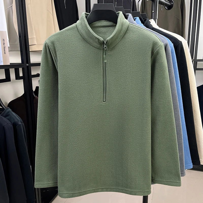 Sudadera con capucha de media cremallera de forro polar para hombre.