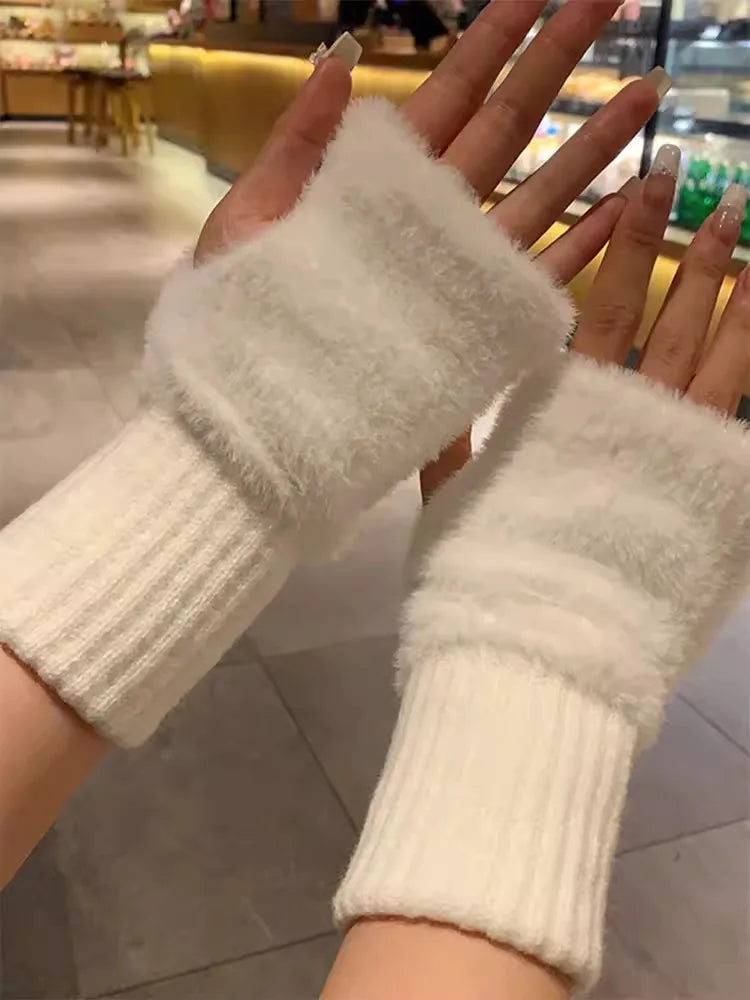 Guantes suaves de invierno con medio dedo para mujer.