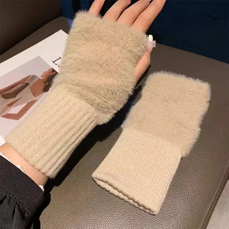 Guantes suaves de invierno con medio dedo para mujer.