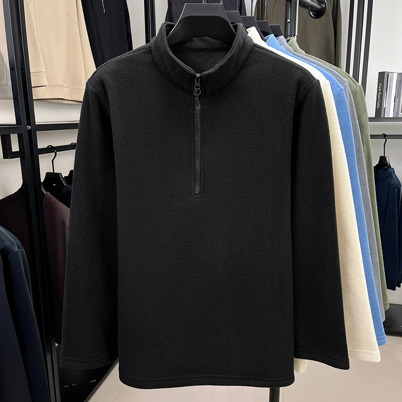 Sudadera con capucha de media cremallera de forro polar para hombre.