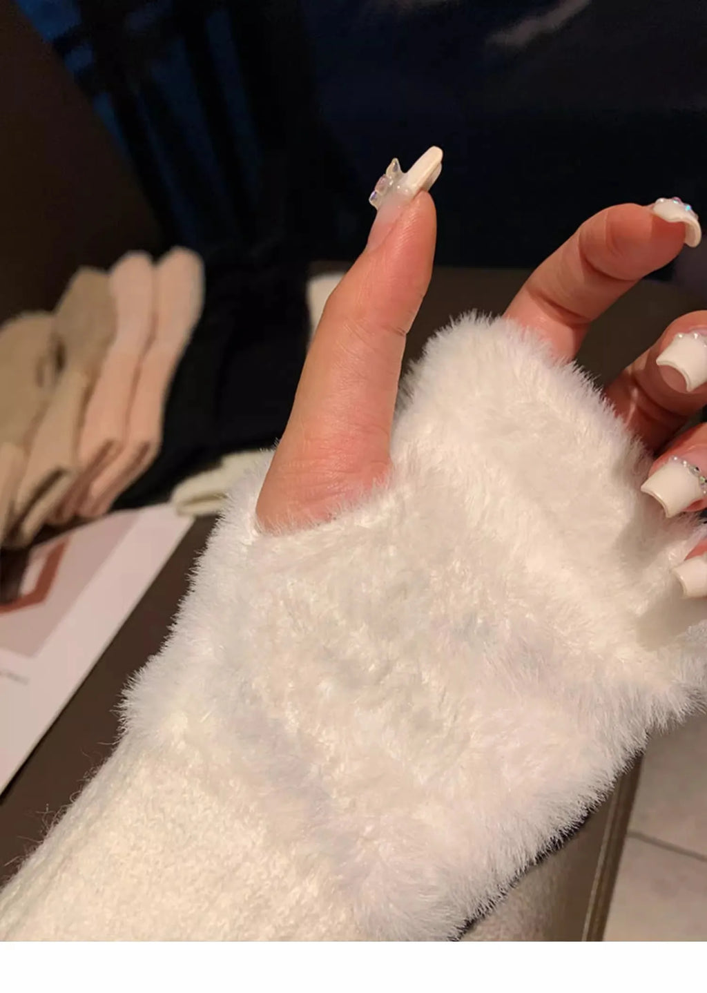 Guantes suaves de invierno con medio dedo para mujer.
