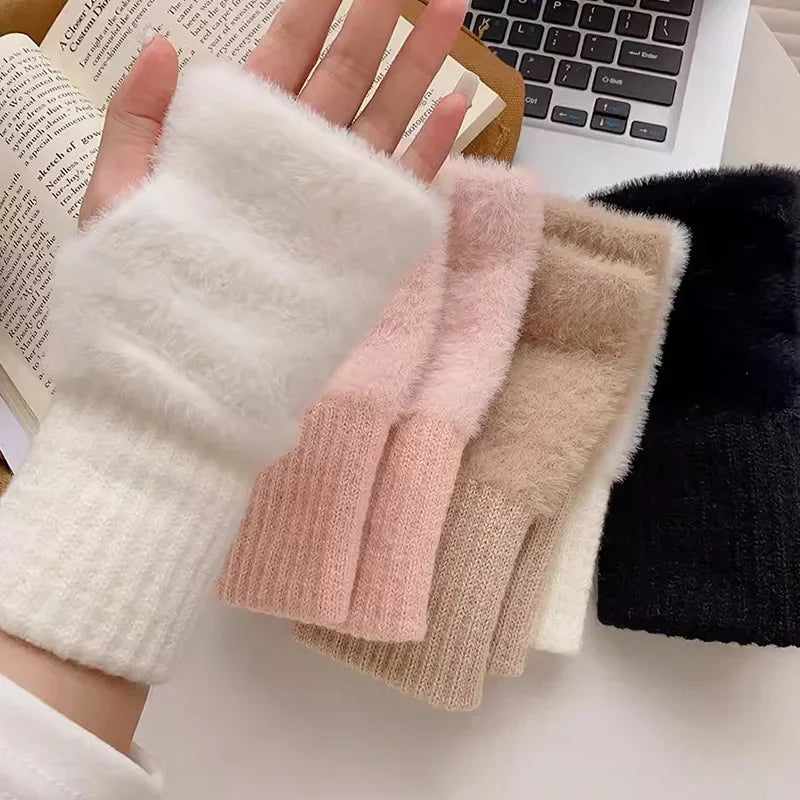 Guantes suaves de invierno con medio dedo para mujer.