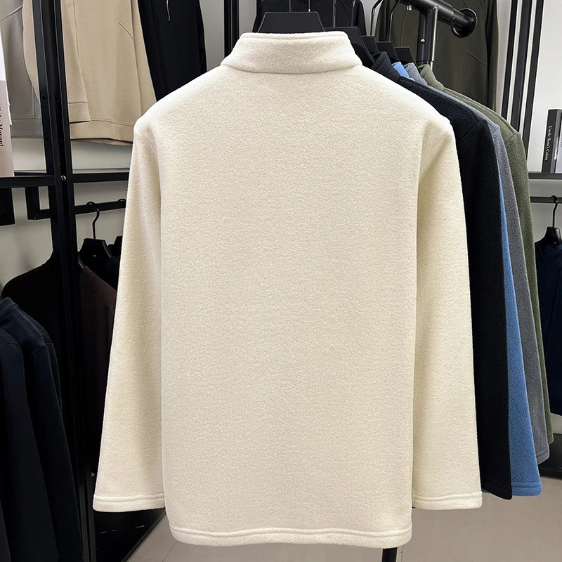 Sudadera con capucha de media cremallera de forro polar para hombre.