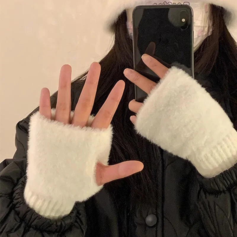 Guantes suaves de invierno con medio dedo para mujer.